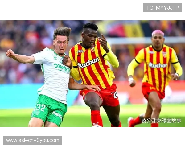 前纽卡斯尔边锋圣马克西曼以自由身重返法甲，加盟争冠球队朗斯