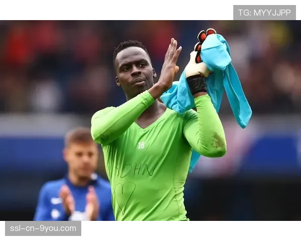 专访罗马中场核心:详解德罗巴在训练中如何要求球员提高无球跑动以撕开肋部